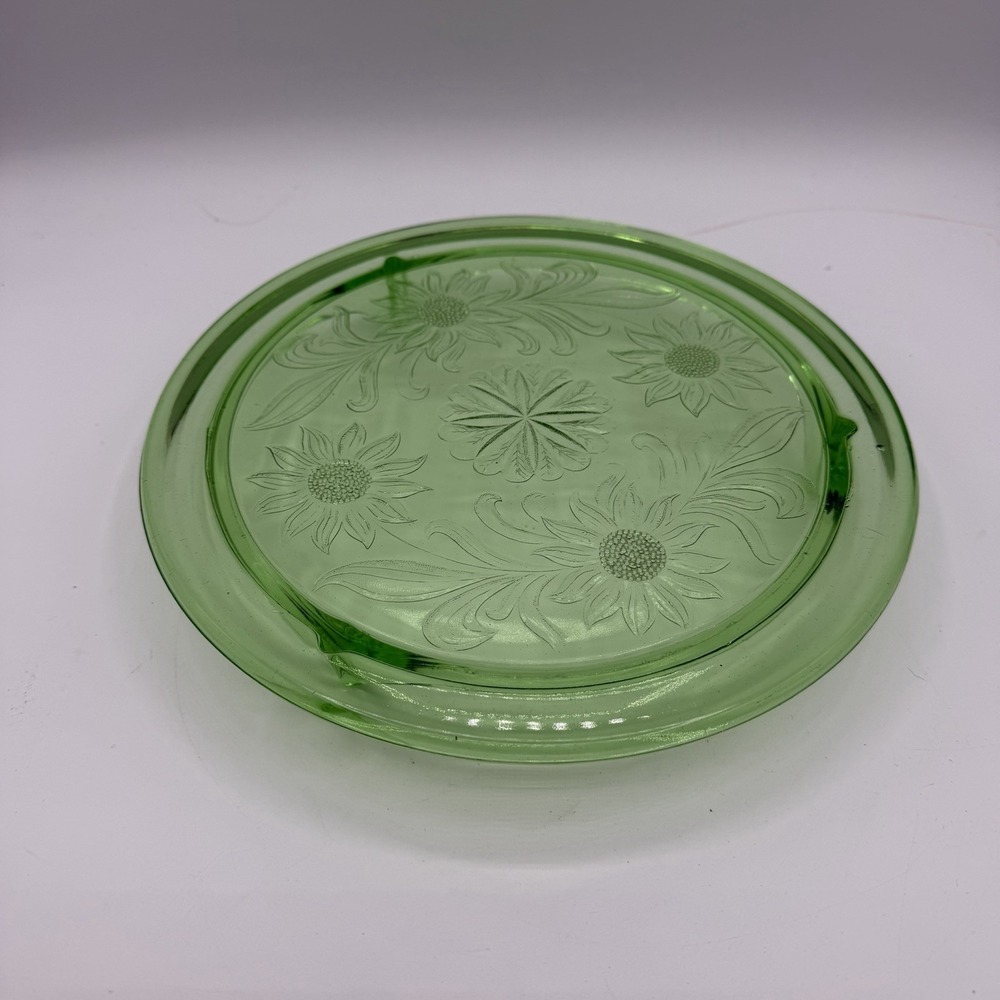 Jeanette Uranium Glass Sunflower Cake Plate Green Depression Stand Daisy Footed